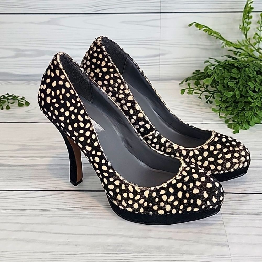 MRKT Maribelle Oreo faux fur platform pumps Women's Size 9